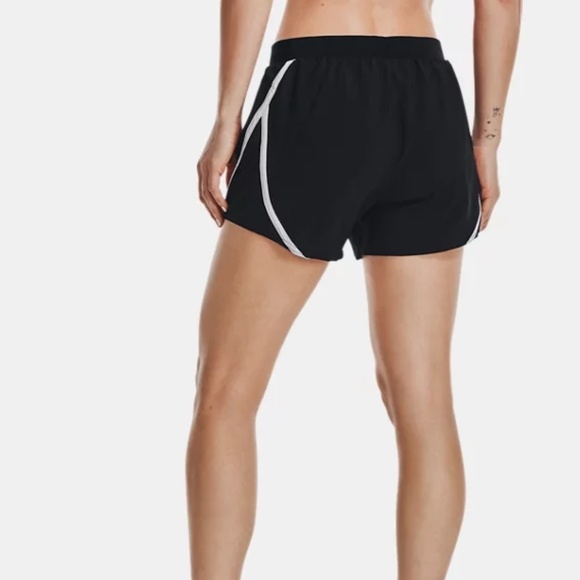 New Under Armour Women's UA Mileage 2.0 Shorts - Picture 2 of 14